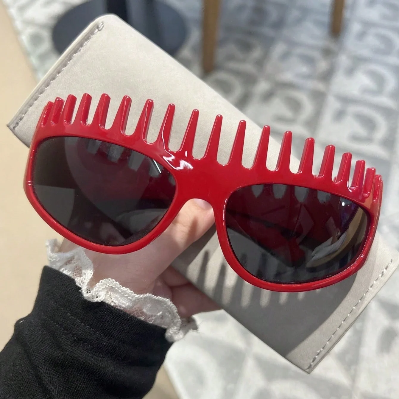 1 قطعة نظارات الموضة النسائية نمط جديد شخصية ملتوي مبالغ فيه عقال النظارات الشمسية الراقية العصرية نمط الشارع الأداء اليومي