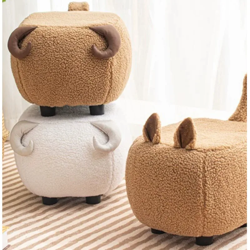 リビングルーム用のウサギをテーマにした靴用スツール、低いオットマン、子供用ミニチェア、愛らしい動物型の座席、フットレスト