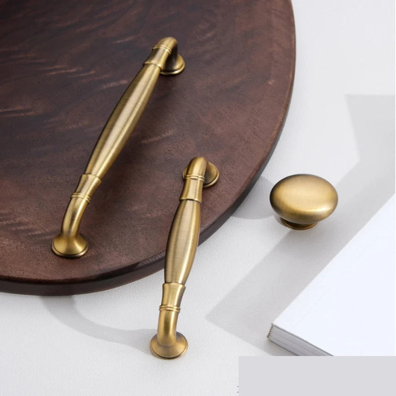 High End Antique Bronze Brass Handle Retro American Vintage Wardrobe Cabinet Drawer French Single Hole Cabinet Door Handle