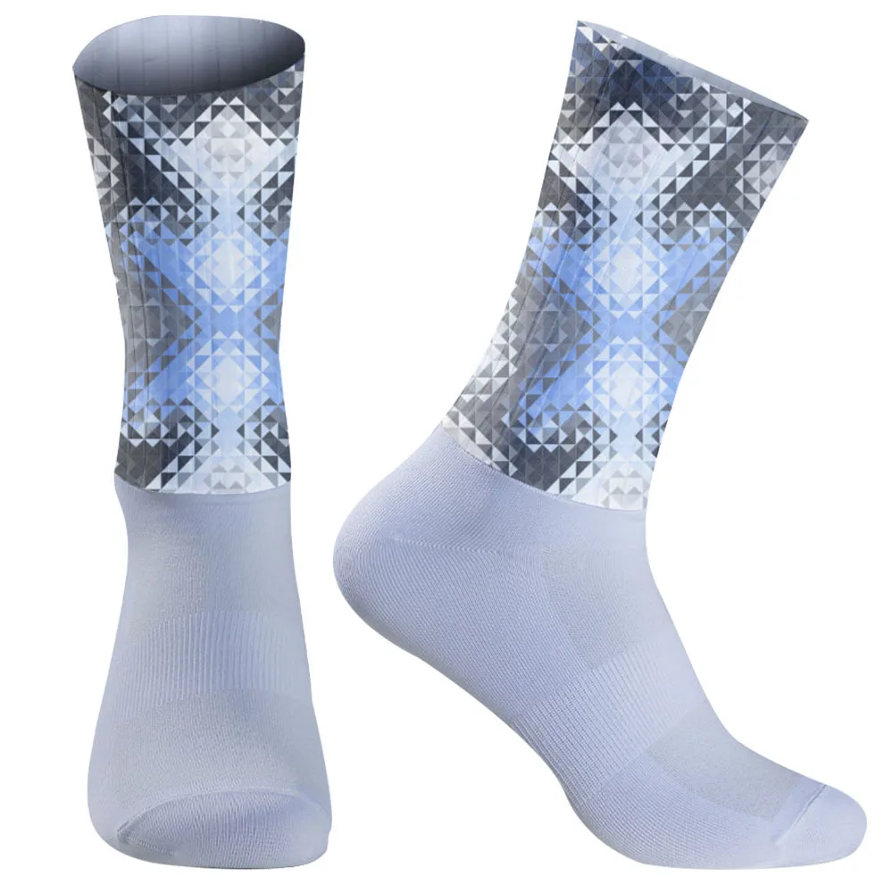 

2025 Новые толстые носки на мягком каблуке, подходящие для езды на велосипеде и пеших прогулок, делает ее просто в использовании для всех условий погодных.