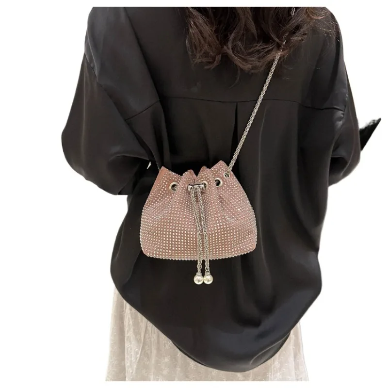

Diamond Drawstring Bucket Bag Women 2025 New Bright Rhinestone Rhinestone Full Bags Explosive Premium Sense Chain Crossbody Bags