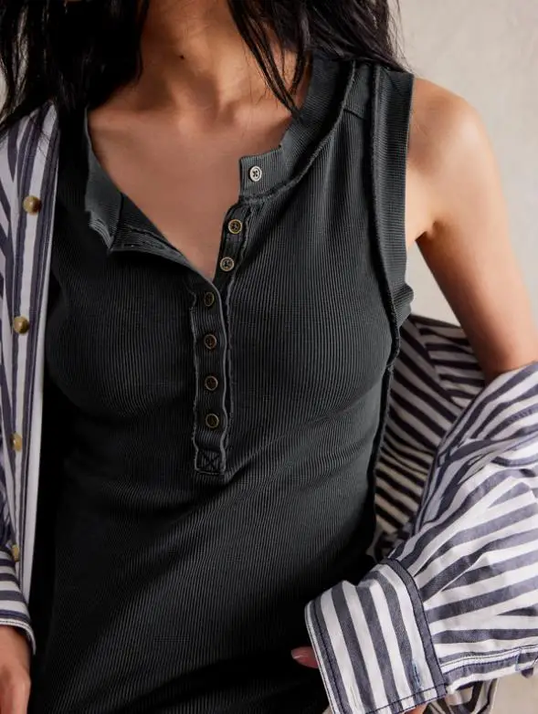 

Women's Tank Top Summer Solid Color Round Neck Casual Daily Classic Versatile Button Front Sleeveless Ribbed Knitted Tank Top