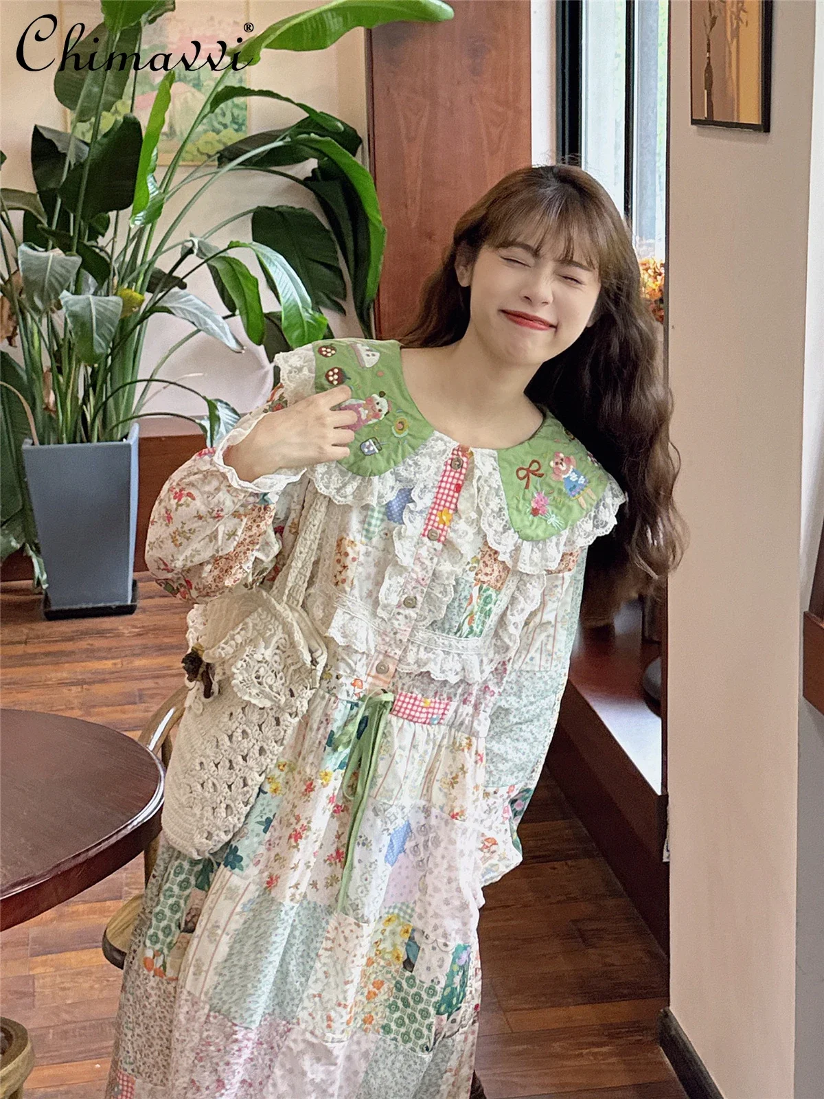 Mori Style Vintage Green Bear Embroidery Doll Collar Pastoral Floral Dress Patchwork Stitching Sweet Girl\'s Long Sleeve Dress