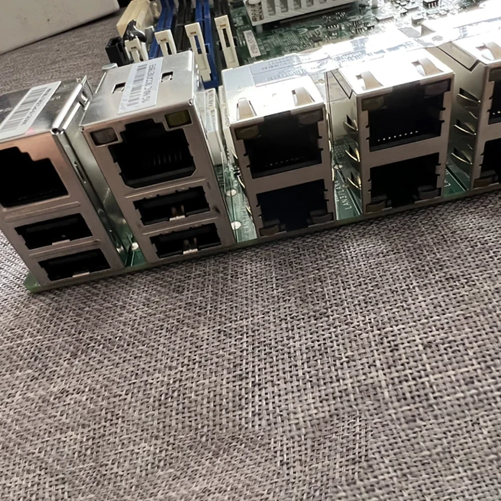 Per la scheda madre del server Supermicro A1SRM-LN7F-CS045