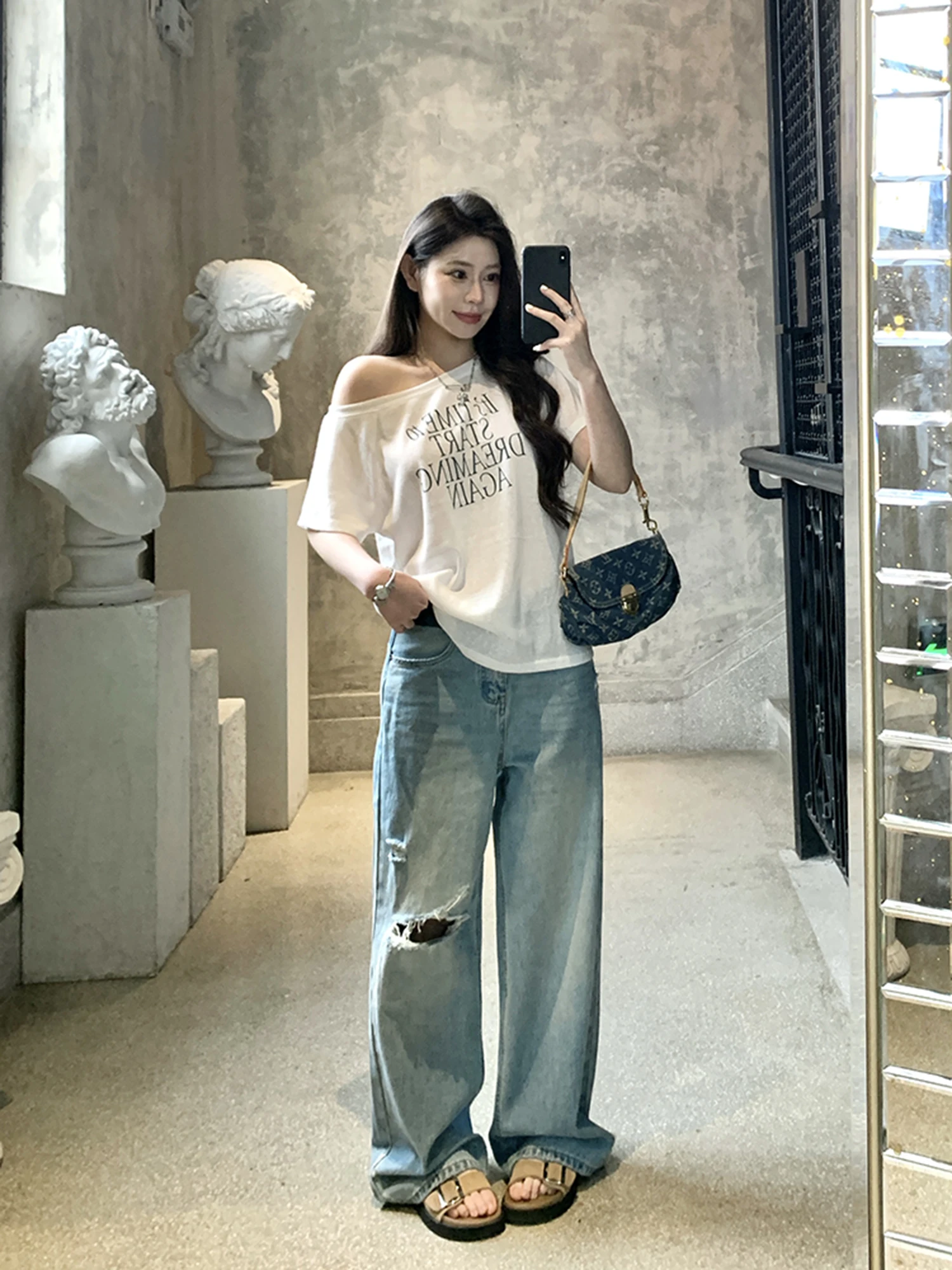 

Повседневная свободная женская футболка с коротким рукавом и надписью на плече, летний универсальный топ для похудения от Withmxboom в цвете серый.