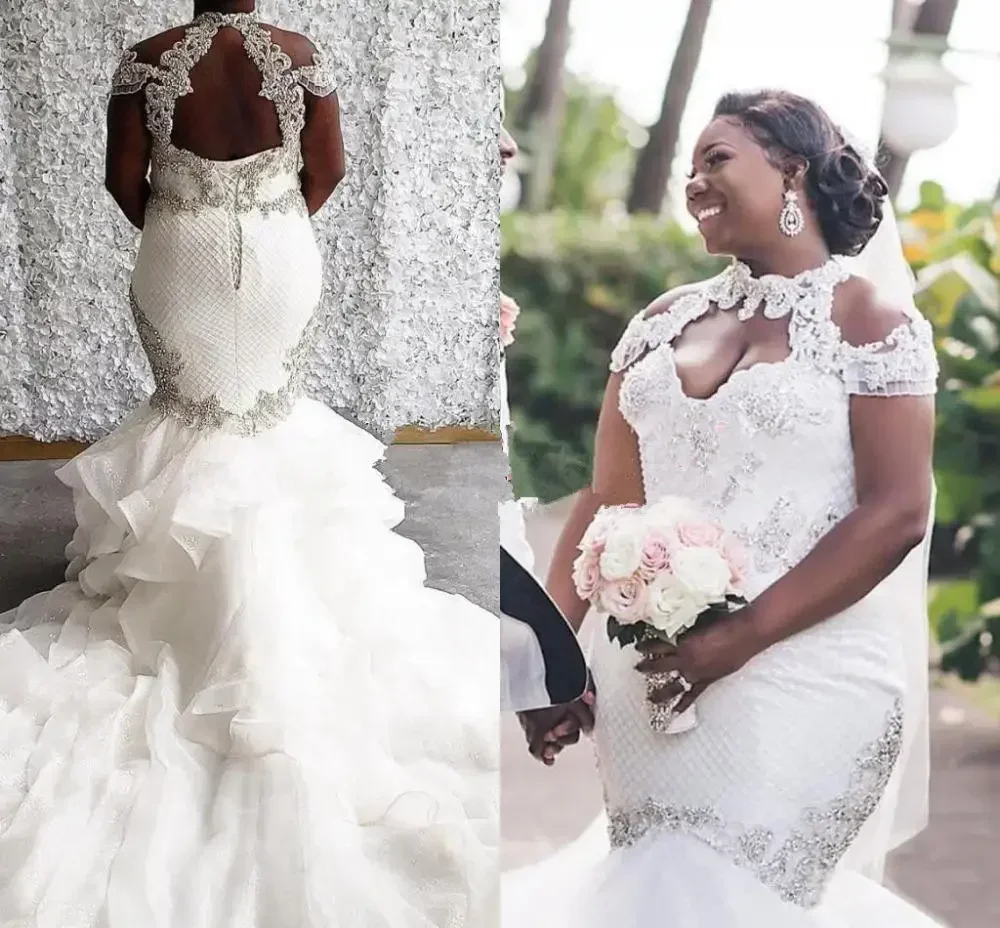 Abiti da sposa a sirena taglie forti con applicazioni di perline personalizzate in tulle da sposa con collo alto e lacci Vestido De Novia