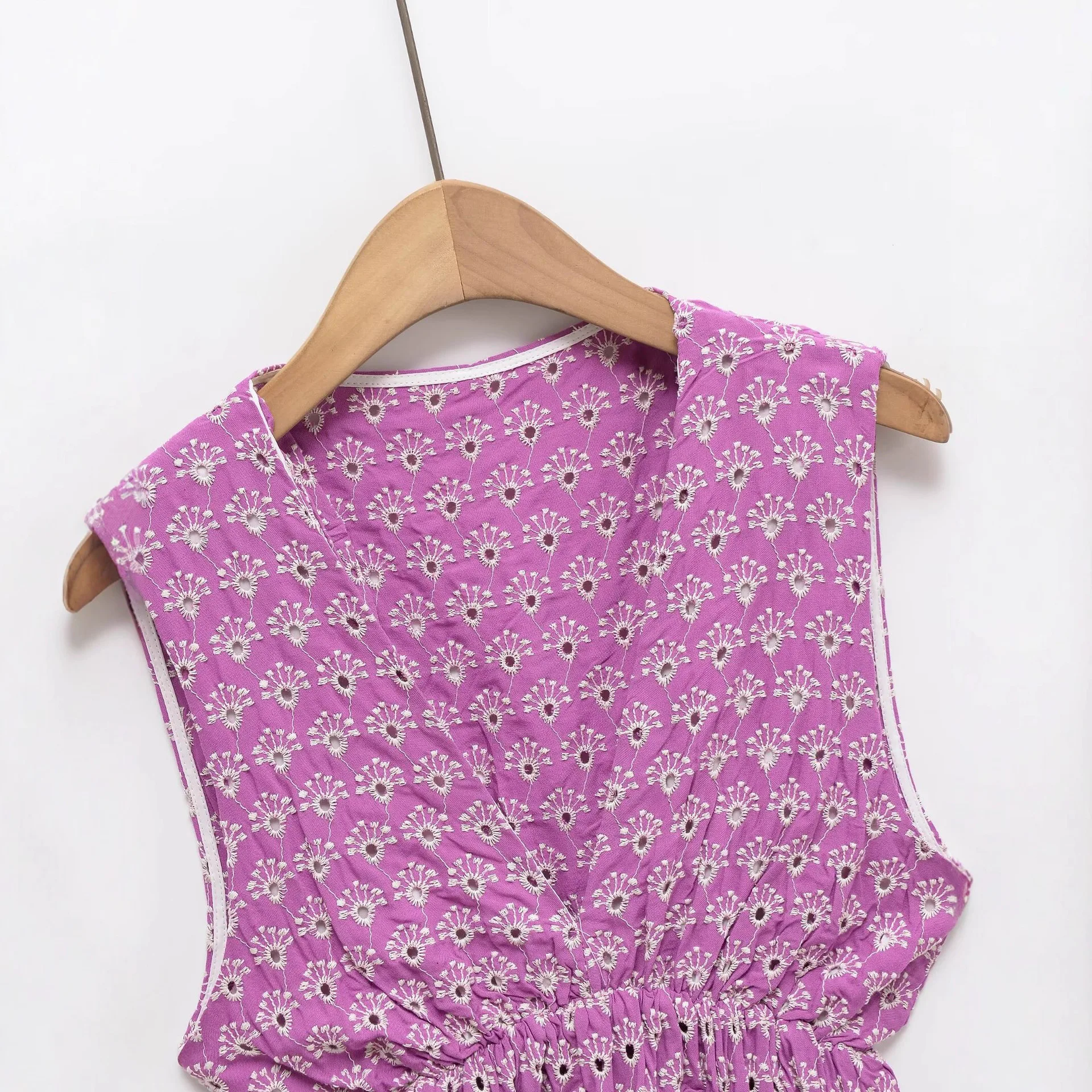 

Faionable Summer 2025 Women's Embroidered ort Skirt Sle Hem Hollow out Knot Decorated Top Breathable Thin Ang...