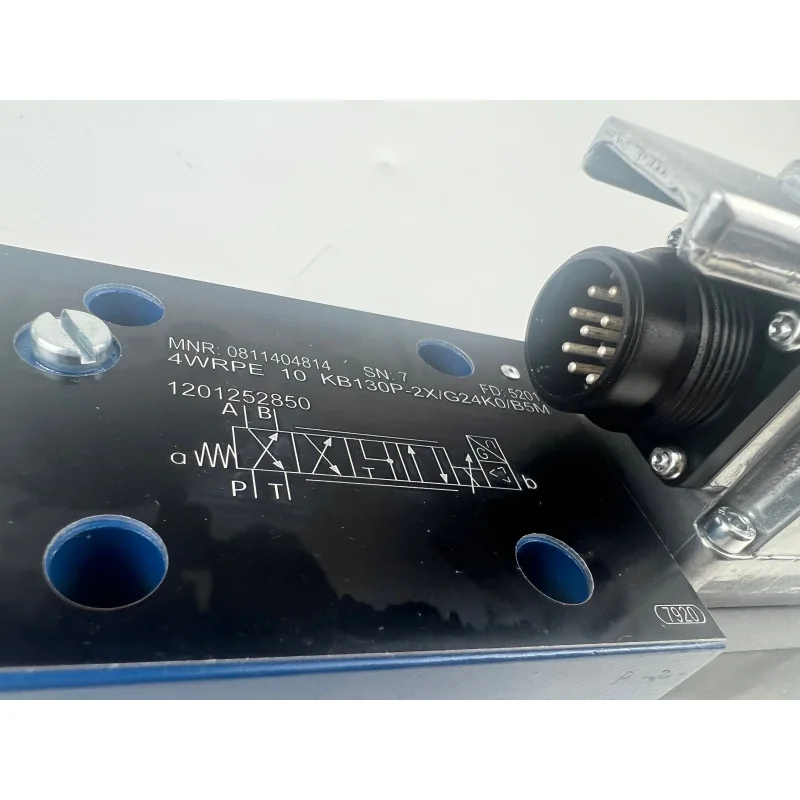 4WRP 4WRPE 4WRPE10 Proportional Directional Hydraulic Valve Solenoid Control Valve 4WRPE10KB130P-2X/G24K0/B5M 0811404814