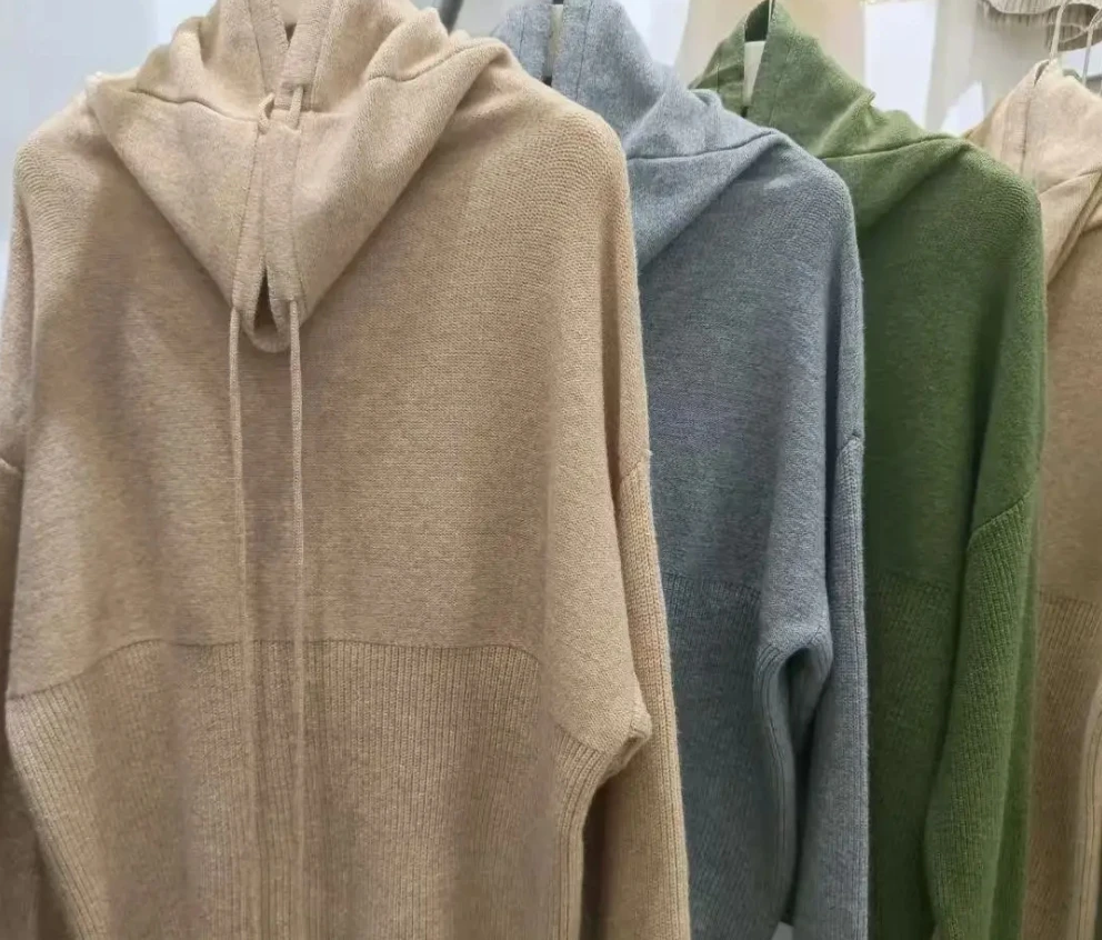 Jesienno-zimowy sweter damski w nowym, swobodnym stylu, modny, dzianinowy, luźny krój, gruby, idealny na zimę.