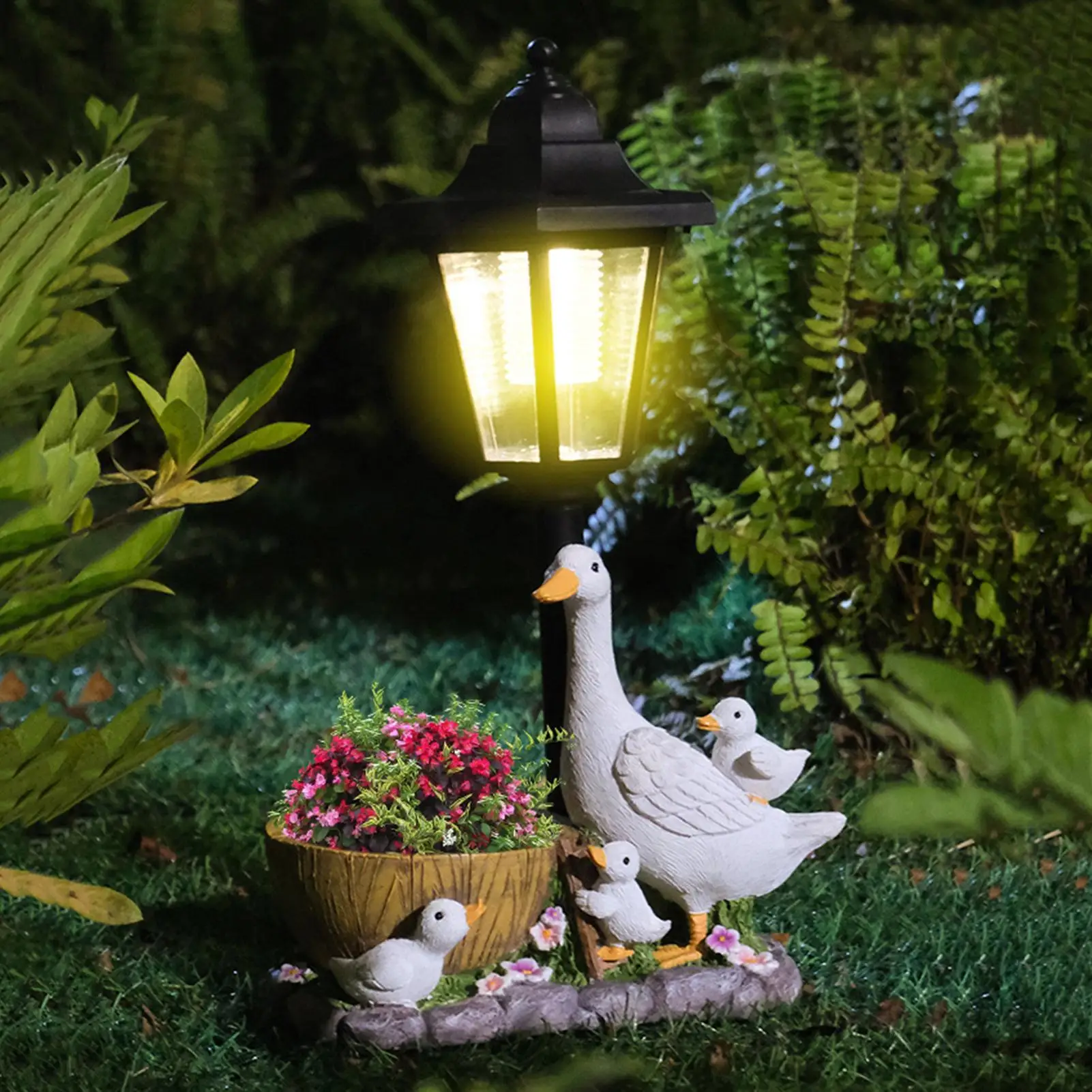 Outdoor Light Solar Cute Waterproof Weather Resistant Figurine Duck Night Light Garden Decor for Garden Yard Patio Porch Lawn