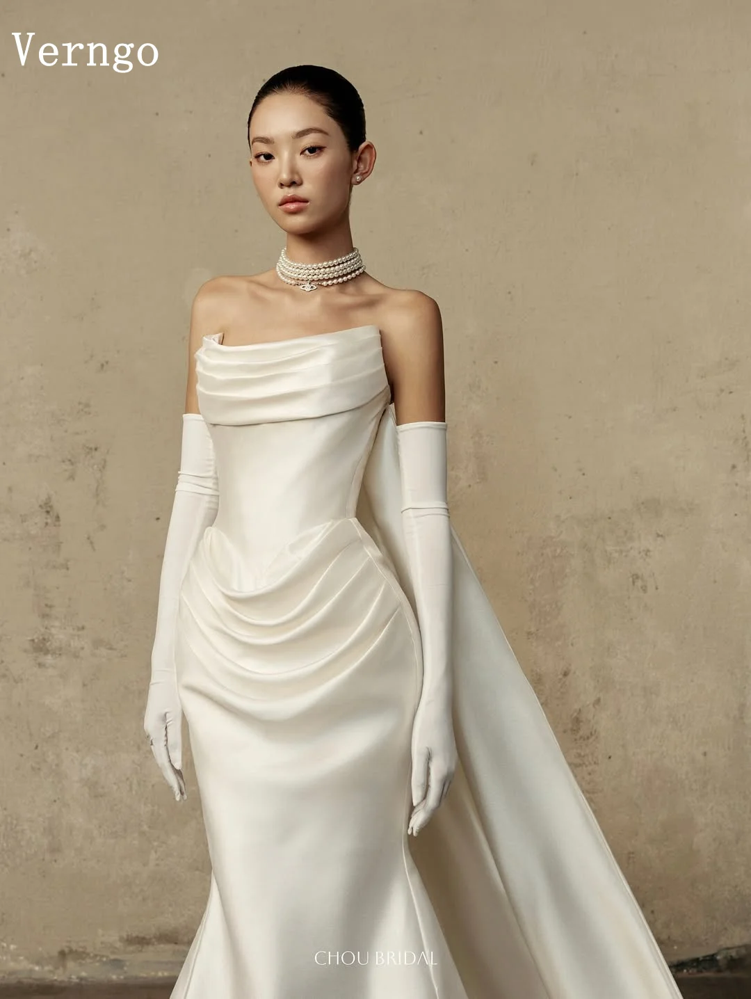 Verngo エレガントなサテンストラップレスマーメイドウェディングドレス手袋スイープトレインブライダルガウン女性ウエディングドレスカスタマイズ