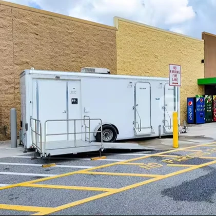 Plastic Outdoor Toilet Mobile Toilets Trailer Portable Customized Size Mobile Toilet Luxury Restroom Trailer Factory