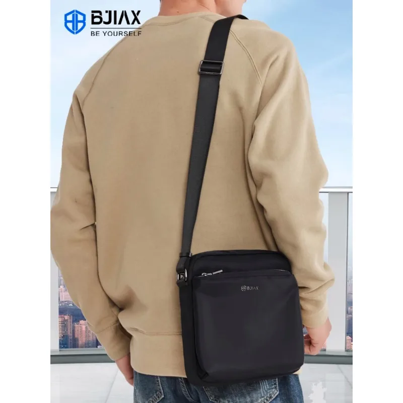 Men Crossbody Bag 2024 New Fashion Explosive Casual Bag Lightweight Men Small Crossbody Bag Men Shoulder Bag