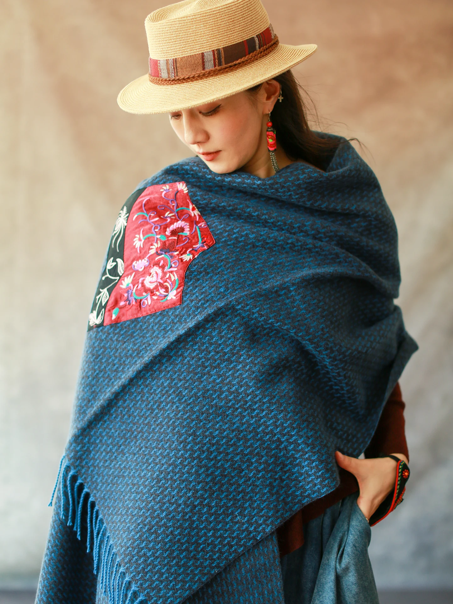 Echarpe-en-laine-brodee-au-design-original-pour-femmes-voyage-sle-national-wind-automne-hiver-plante-chaude-motif-floral-rectang