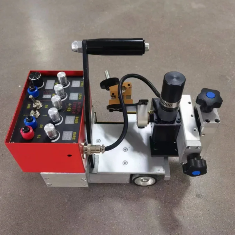 Portable AC220V Center Position Adjustable Magnetic Welding Robot Four-wheel Drive Self Suction Automatic CO2 Welding Equipment