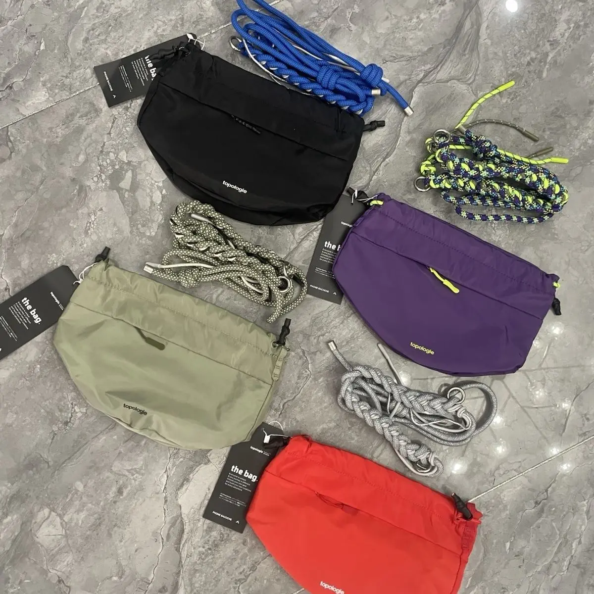 2026 New Stylish Bucket Bag Drawstring Crossbody Bag Unisex Women Men Couple Commuter Bag High Quality Trendy Fashion