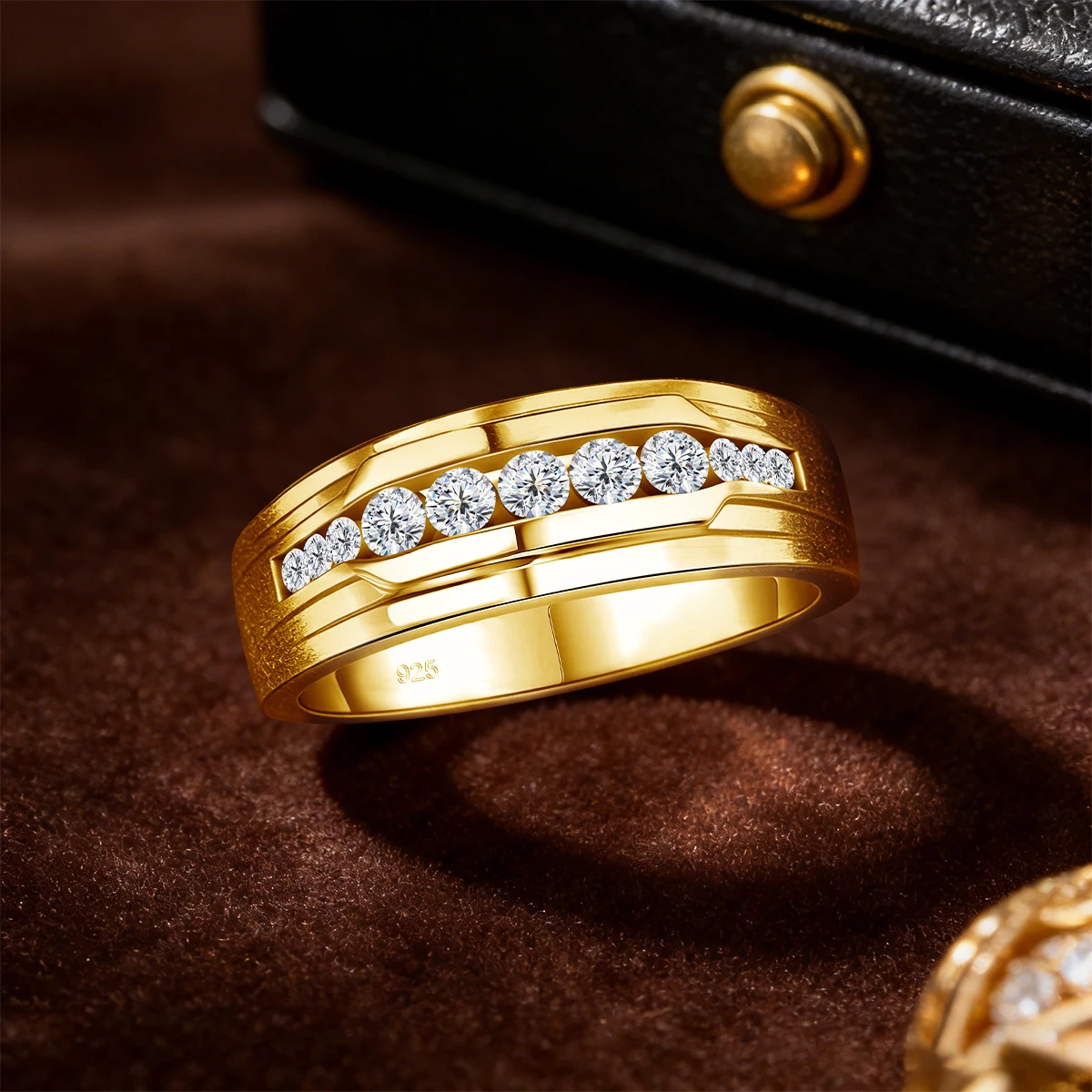 Unisex 18K vergoldete 925er Silber Ringe mit weißem Moissanit für Damen und Herren, klassischer Paarring, Verlobungs- und Hochzeitsschmuck – Detail 4