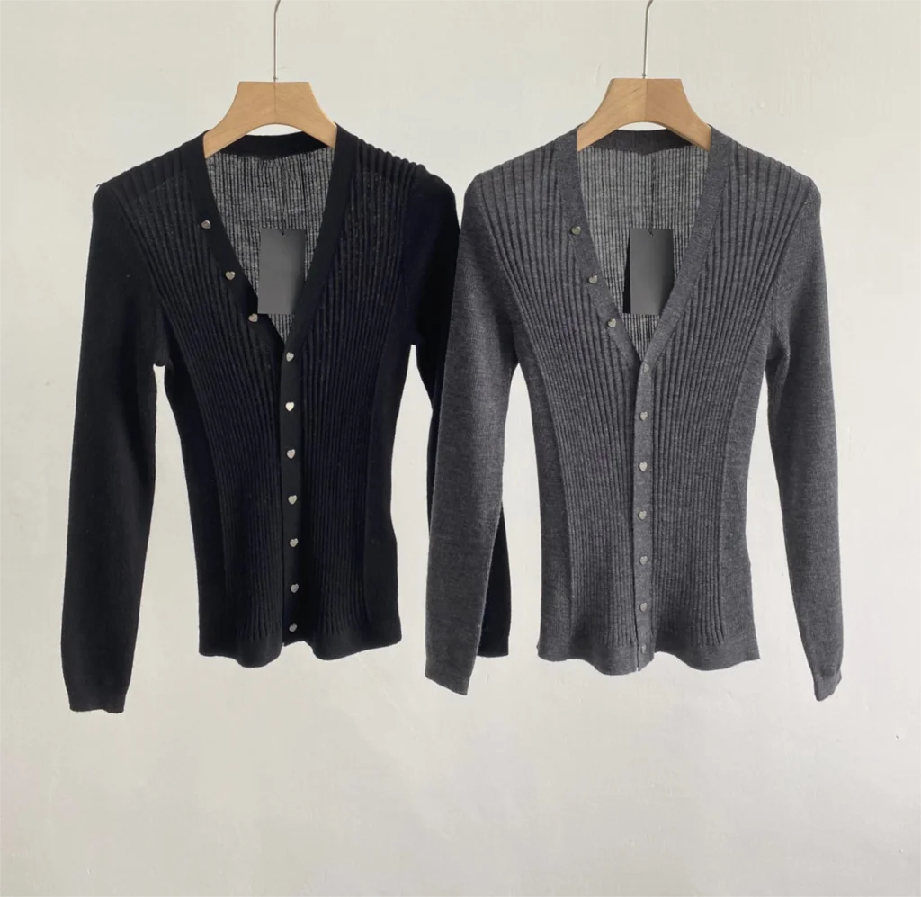 

Women's Clothing Love button slim fit knitted sweater Autumn Winter New NO.9