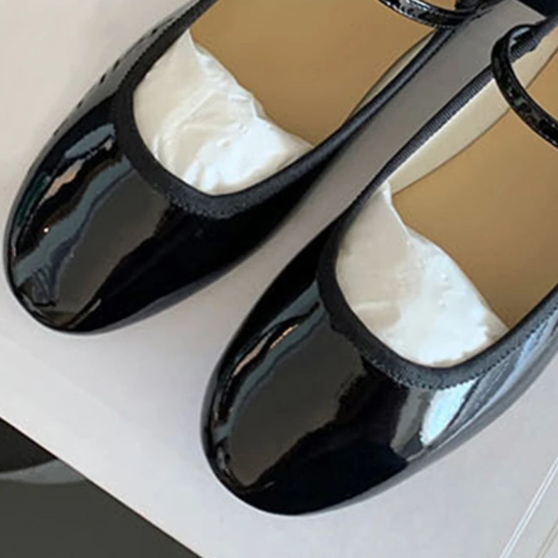 Women Flats Mary Jane Ballet Shoes Female Round Toe Glossy Leather Flats Female Dance Ballets Party Ball Bridal Wedding Shoes