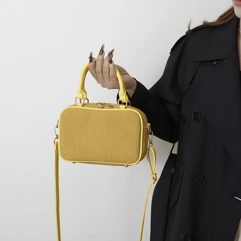 

Hot Selling Women's Cartoon Cute Embossed Bear Mini Bag Light Luxury Versatile Shoulder Crossbody Bag
