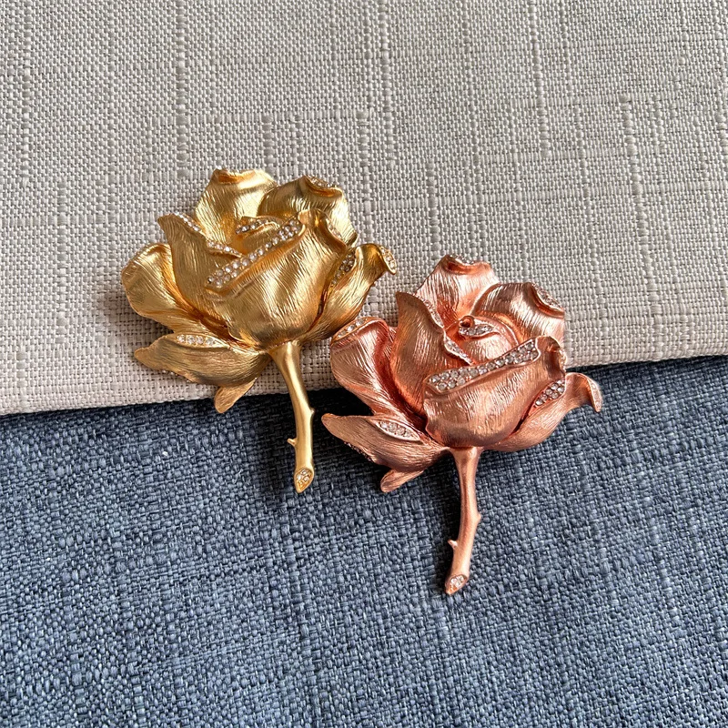 

VKVVA Fashion Jewelry Vintage Classic Elegant Large Rose Flower Brooch Pin for Women Birthday Gifts Unique Gift
