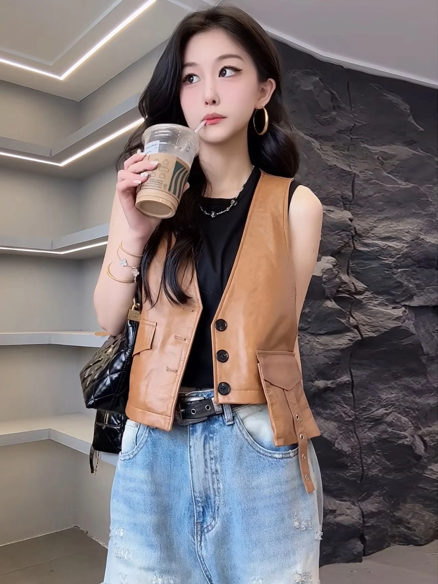 Casual PU Leather Sleeveless Biker Vest Women's Autumn Winter Fashionable Personalized Short Vest Breathable V-Neck Top