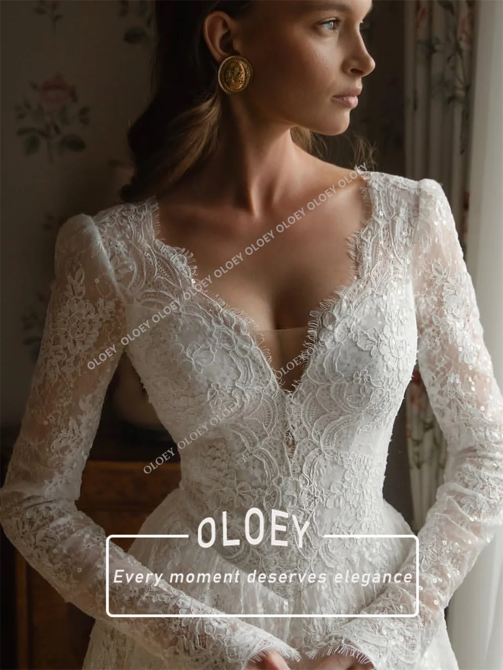 OLOEY Luxury Sequined Lace A-Line Wedding Dresses V Neck Full Sleeves Bridal Gowns Customized Robe De Mariage Sweep Tail