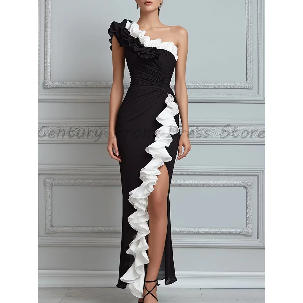 Vestido de Noche Sirena Bicolor Blanco y Negro con un Hombro Descubierto, Volantes, Abertura Alta y Fruncido, Formal, para Invitada de Boda, Maxi, para Fiesta de Graduación