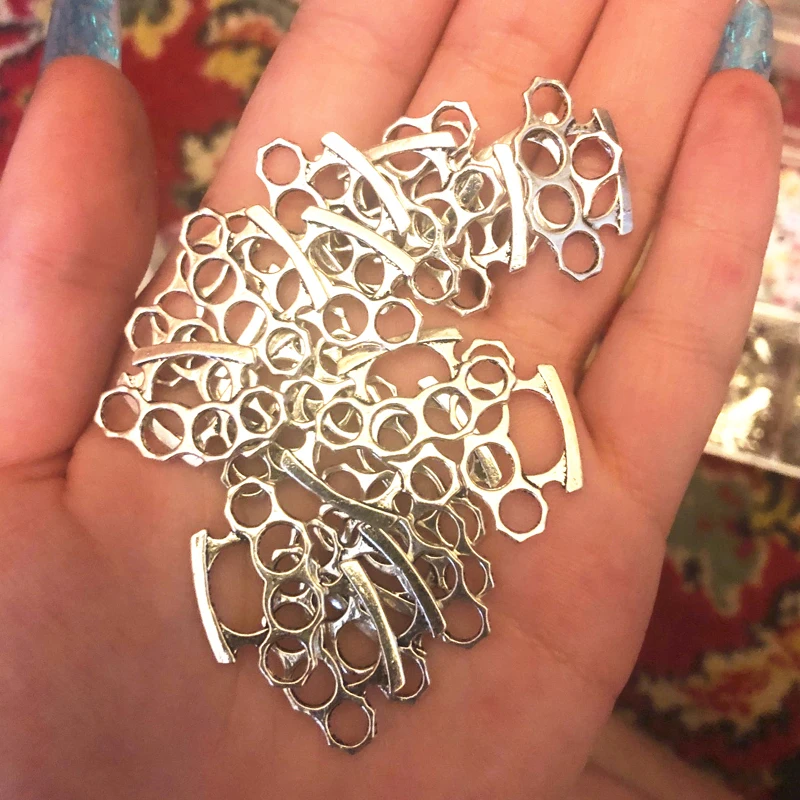 20pcs Charms AI Punch Knuckle Dusters 24x14mm Tibetan Bronze Silver Color Pendants Antique Jewelry Making DIY Handmade Craft