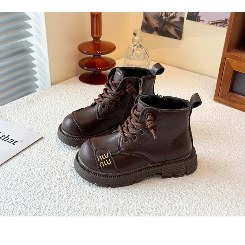الفتيات المخملية أحذية بوت قصيرة الخريف/الشتاء 2025 مجموعة جديدة أحذية قطنية للأطفال الفتيات الجانب سستة أحذية متعددة الاستخدامات