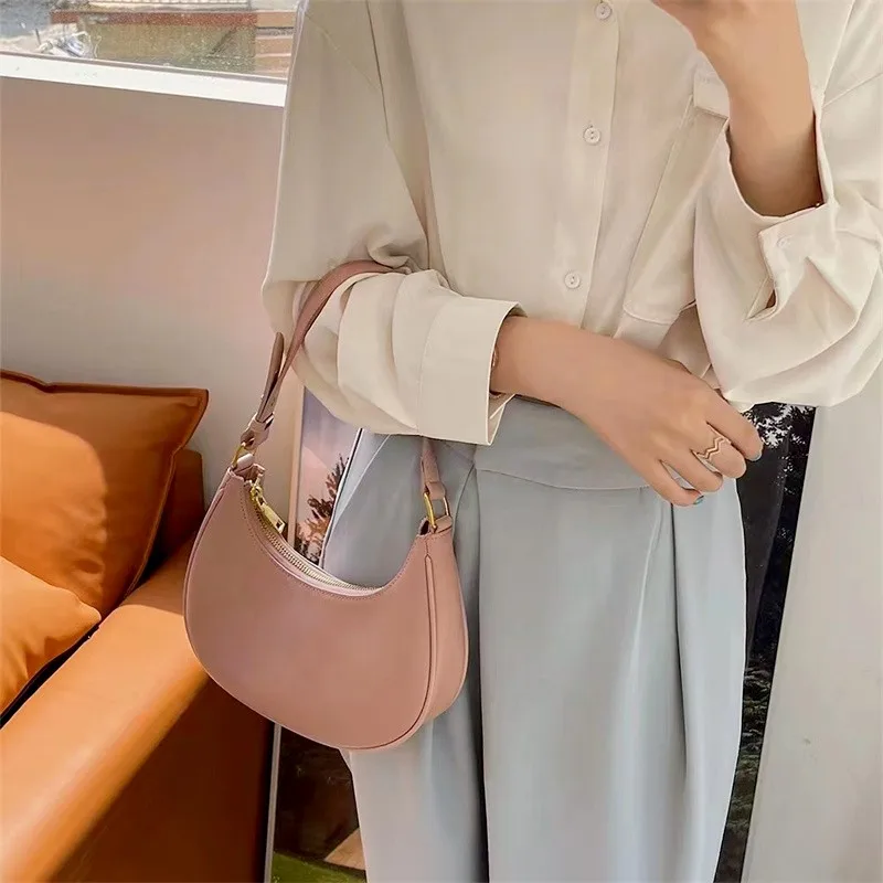 Modna torba na ramię Damska torba pod pachę ze skóry PU Casual Commuting Clutch Solid Color Moon Shape Tote Light Luxury Bags