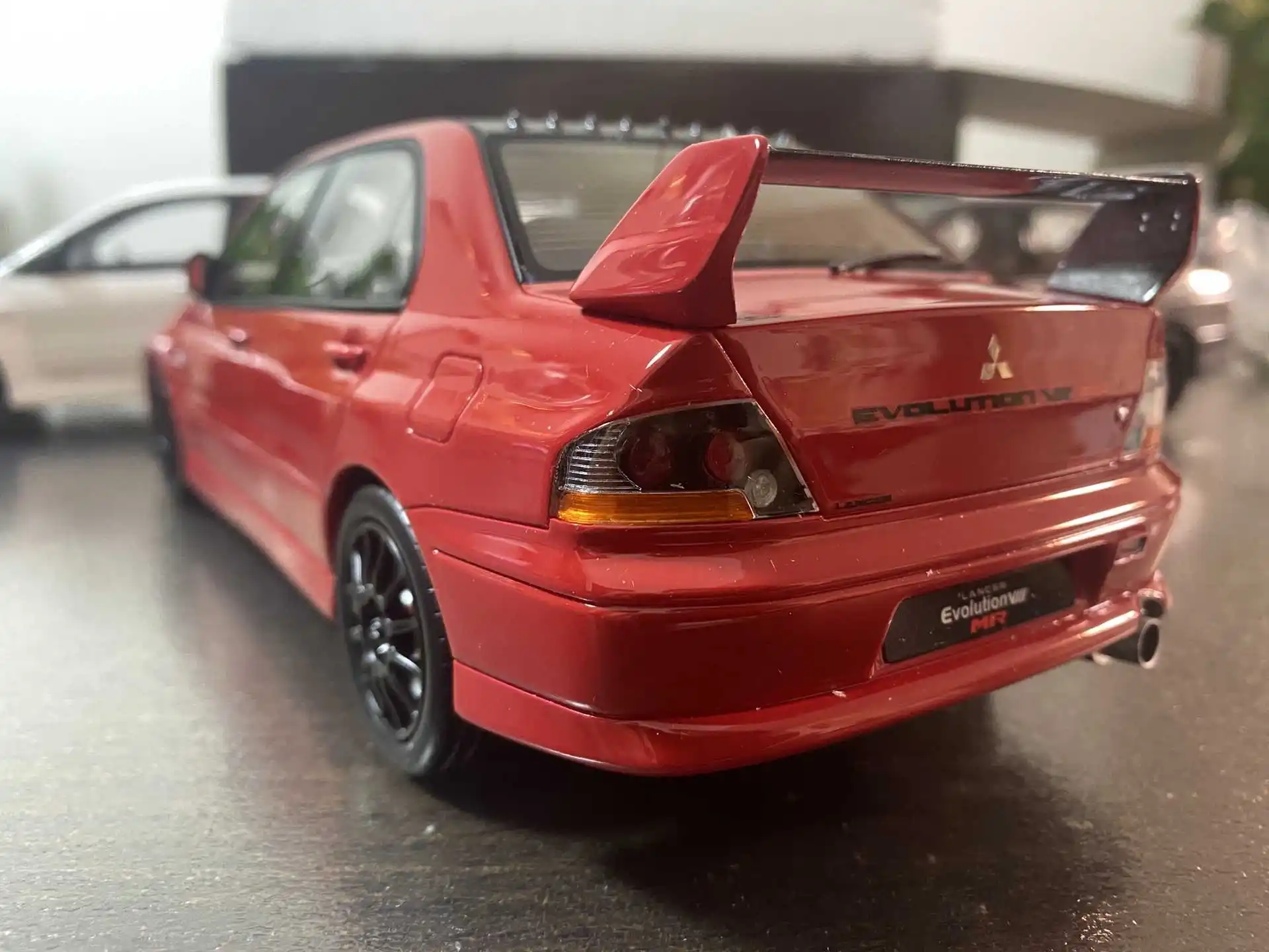 OTTO 1:18 Lancer Evolution VIII Evo 8 MR Red FQ400 Limited to 300 Pieces Simulation Resin Static Car Model Toys Gift