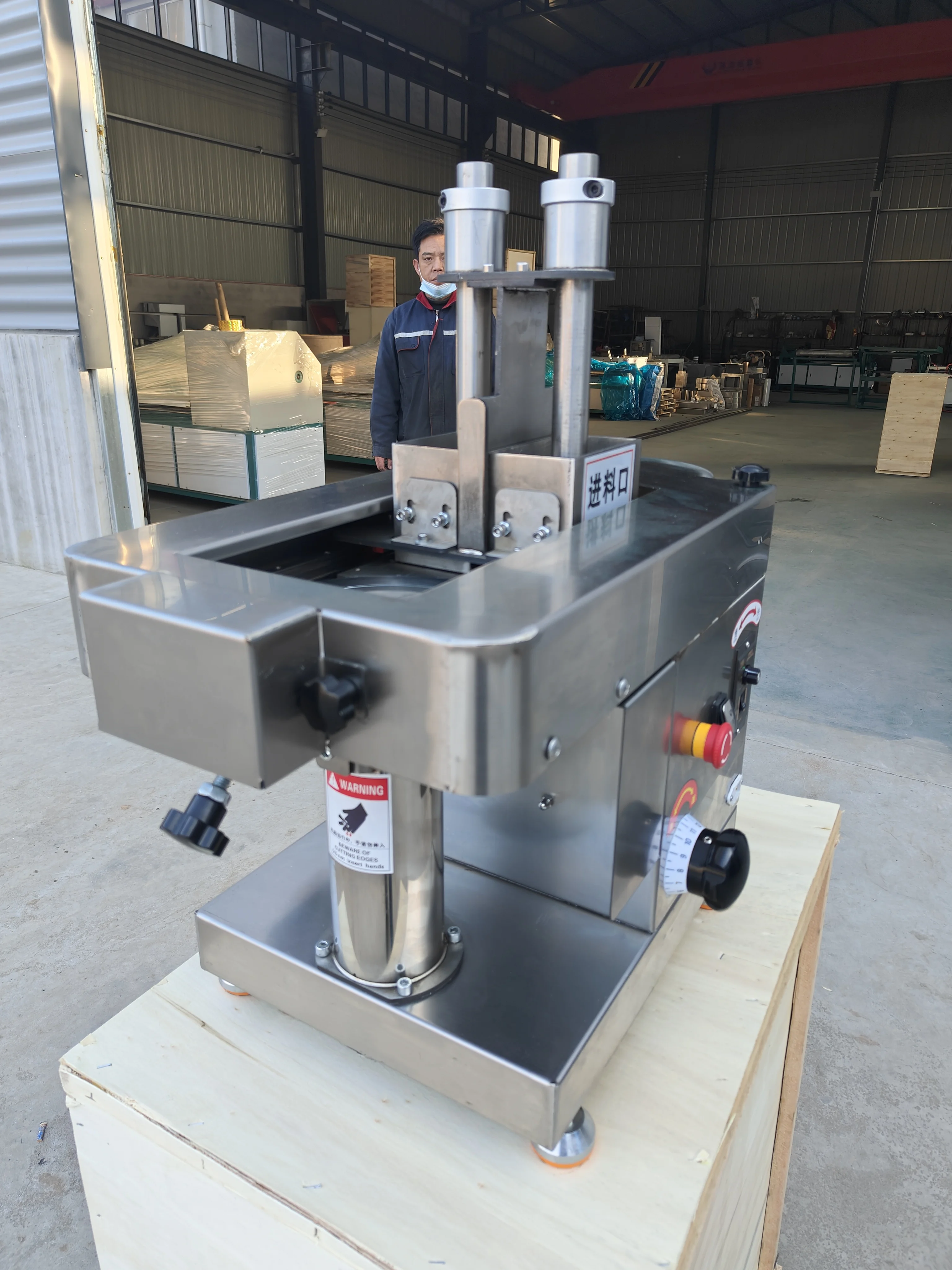 ماكينة تقطيع اللحوم الطازجة الأوتوماتيكية من الفولاذ المقاوم للصدأ