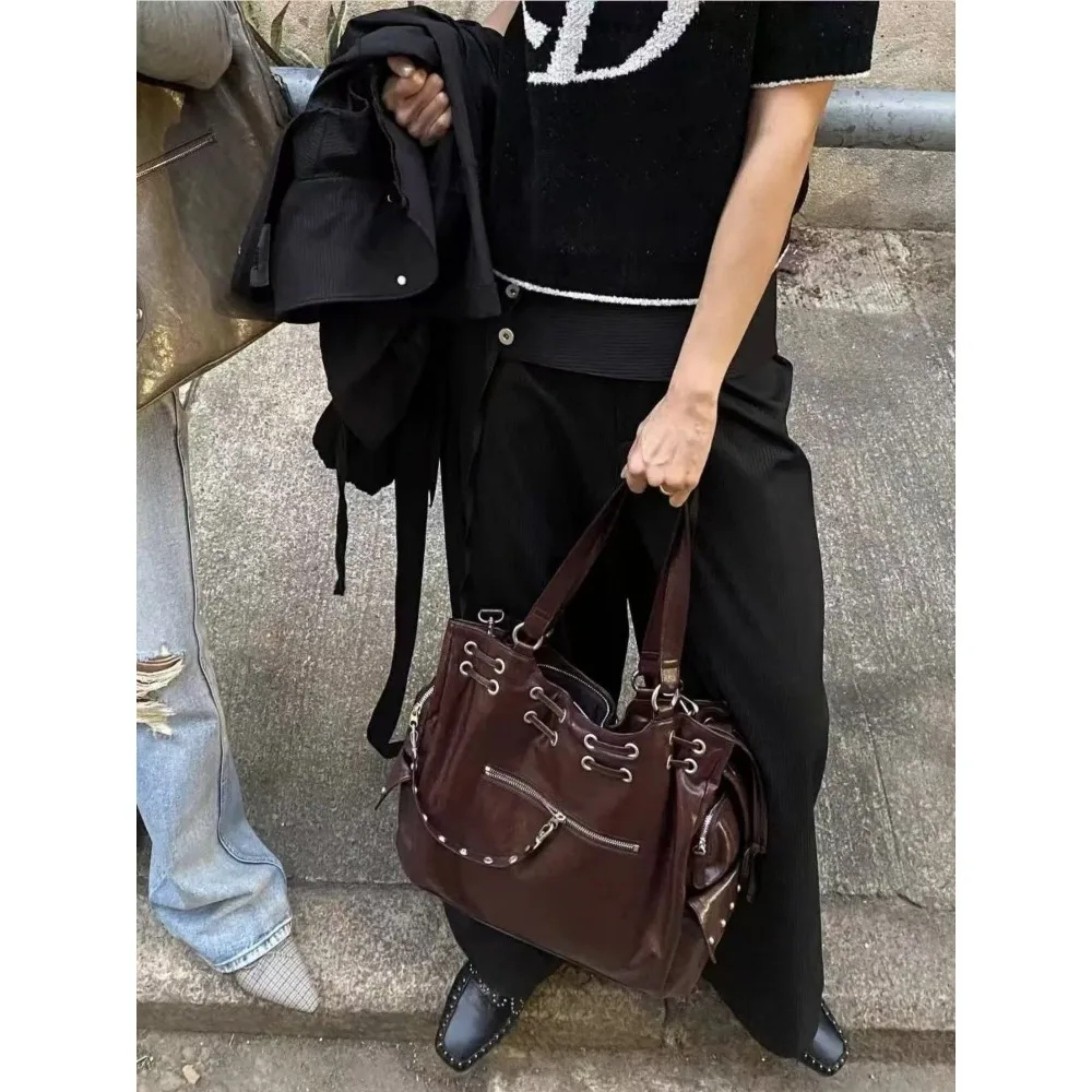 2025 New Fanshion Rivet Motorcycle Style Large Capacity Cross Shoulder Tote Bag Premium Commuter Messenger Inclined Shoulder Bag