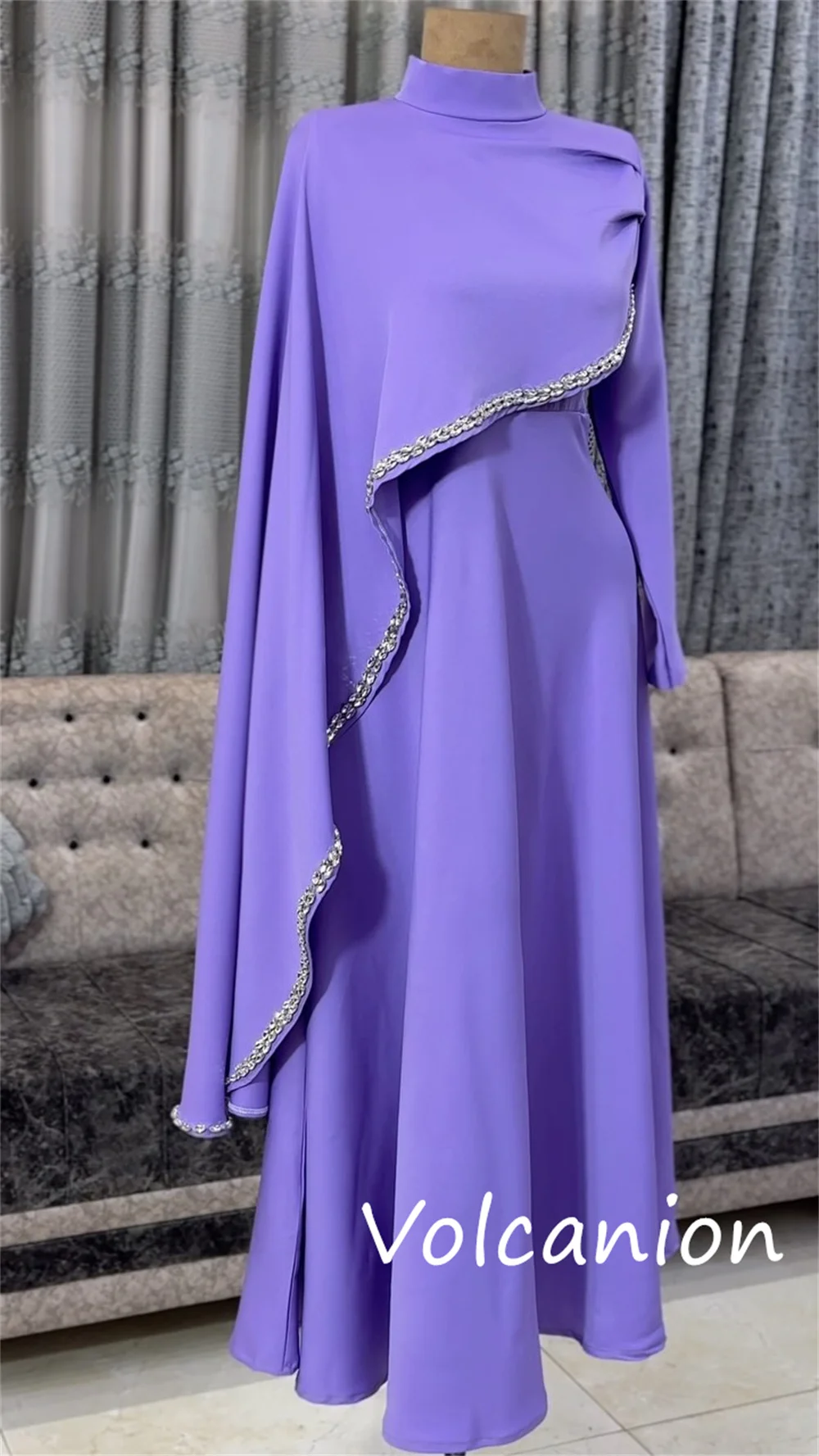 Personalizado clássico intrincado jérsei lantejoulas plissado a linha gola alta vestidos longos sob medida ocasião sexy