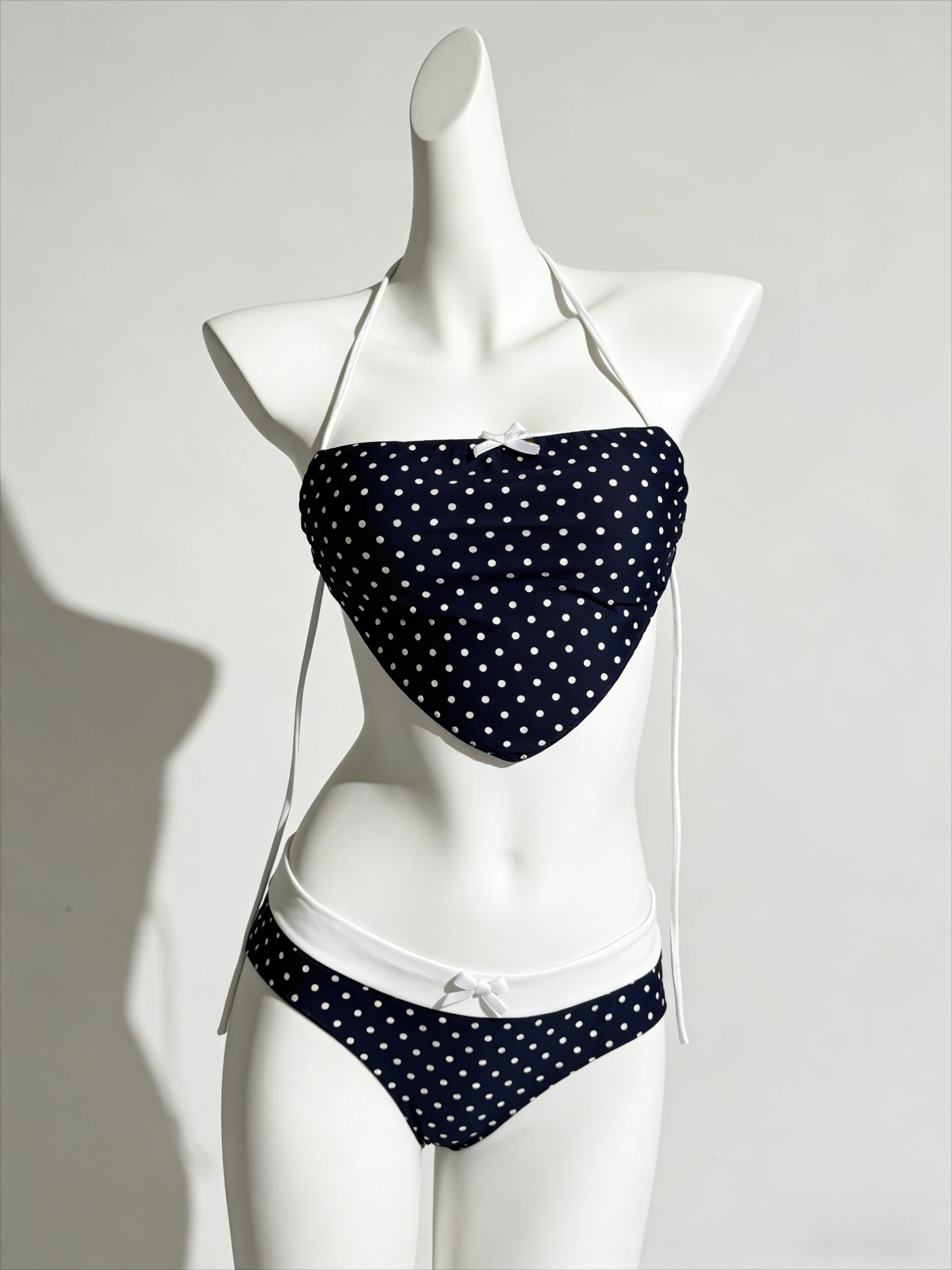 

Модный комплект бикини в горошек из двух частей с высокой талией и завязками сзади, эластичный купальник для пляжа и отдыха для женщин, лето 2026