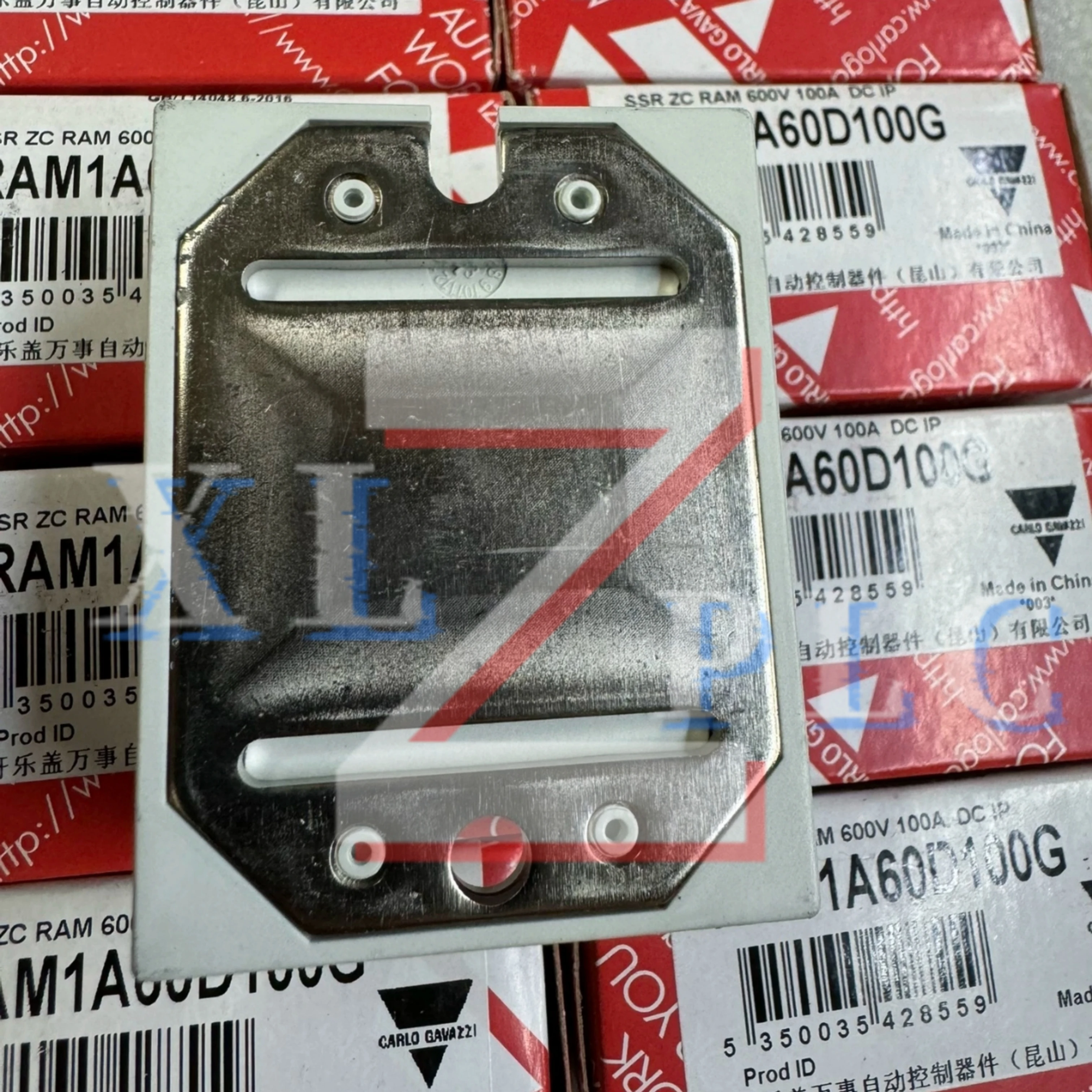 

Solid-state relay new original RAM1A60D100G RAM1A60D125G