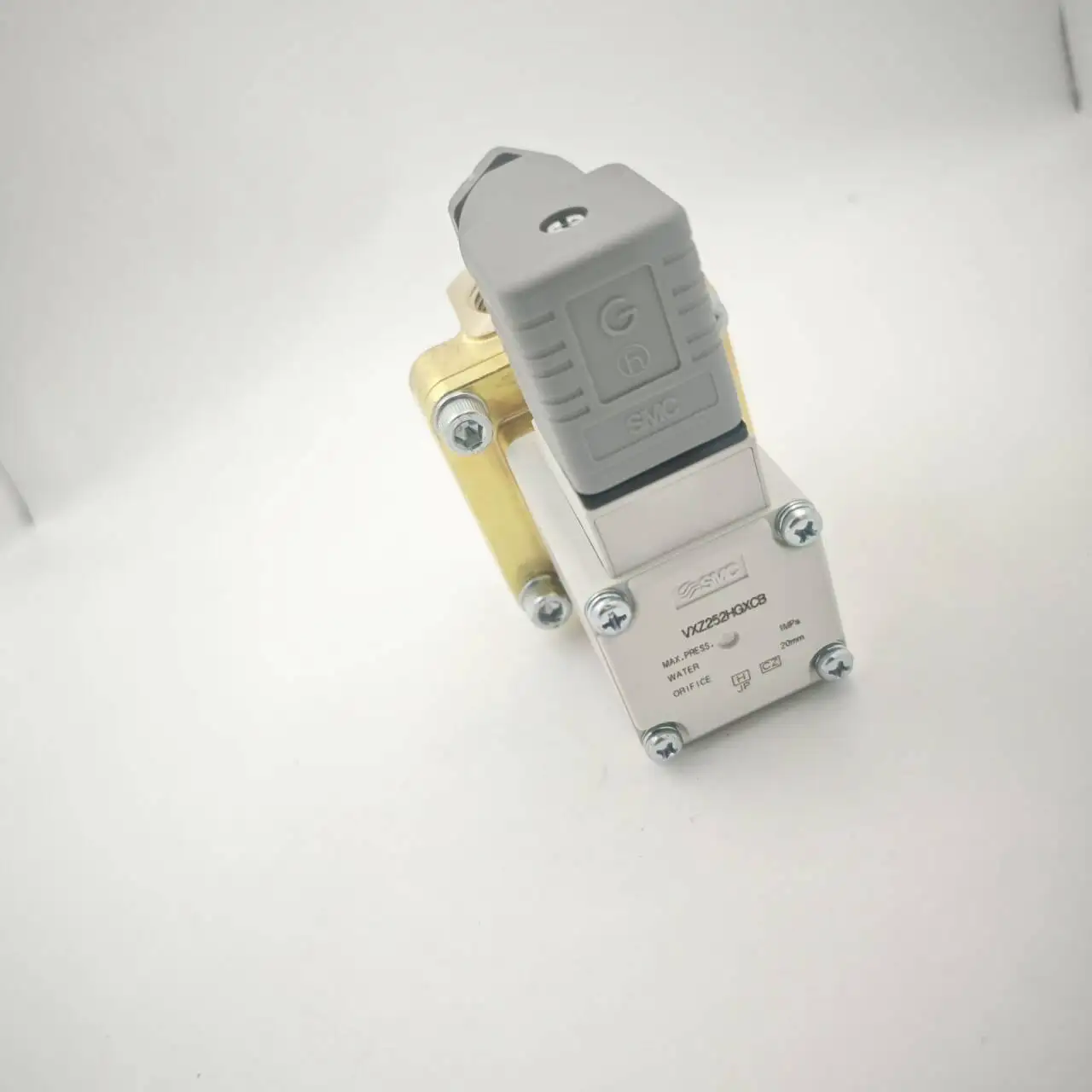 الأصلي حقيقية SMC الطيار تعمل صفر الضغط التفاضلي الملف اللولبي صمام VXZ252HGXCB VXD250LZ2G صمام الملف اللولبي ثنائي الاتجاه
