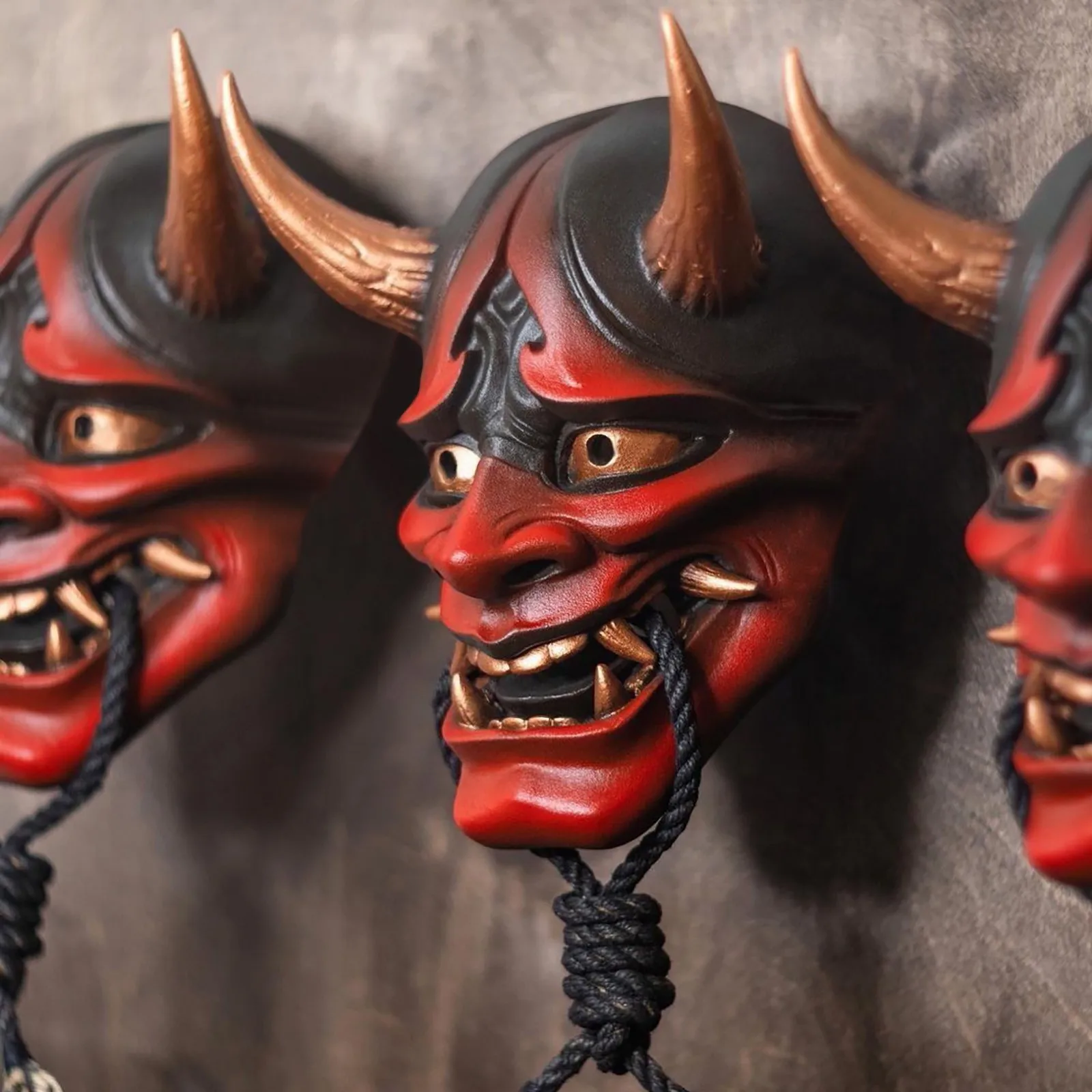 Japanische Hannya-Maske, Horror, gehörnte Dämonenmaske, Latexmaterial, Halloween, Rollenspiel-Requisiten, Maskerade-Performance-Requisiten