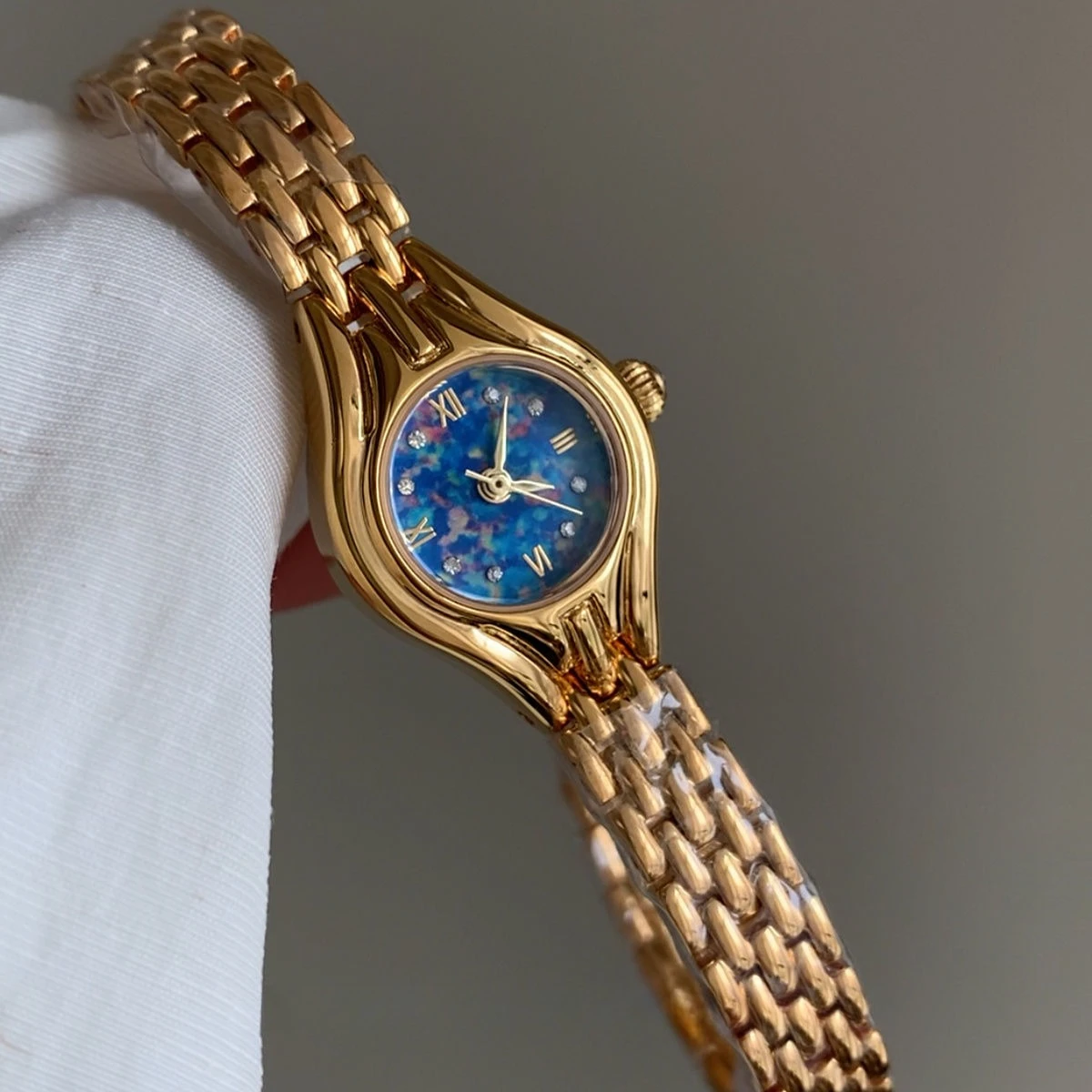 Опаловый элемент, мини-изысканный маленький циферблат, маленькие золотые часы, легкие роскошные модные темпераментные женские часы