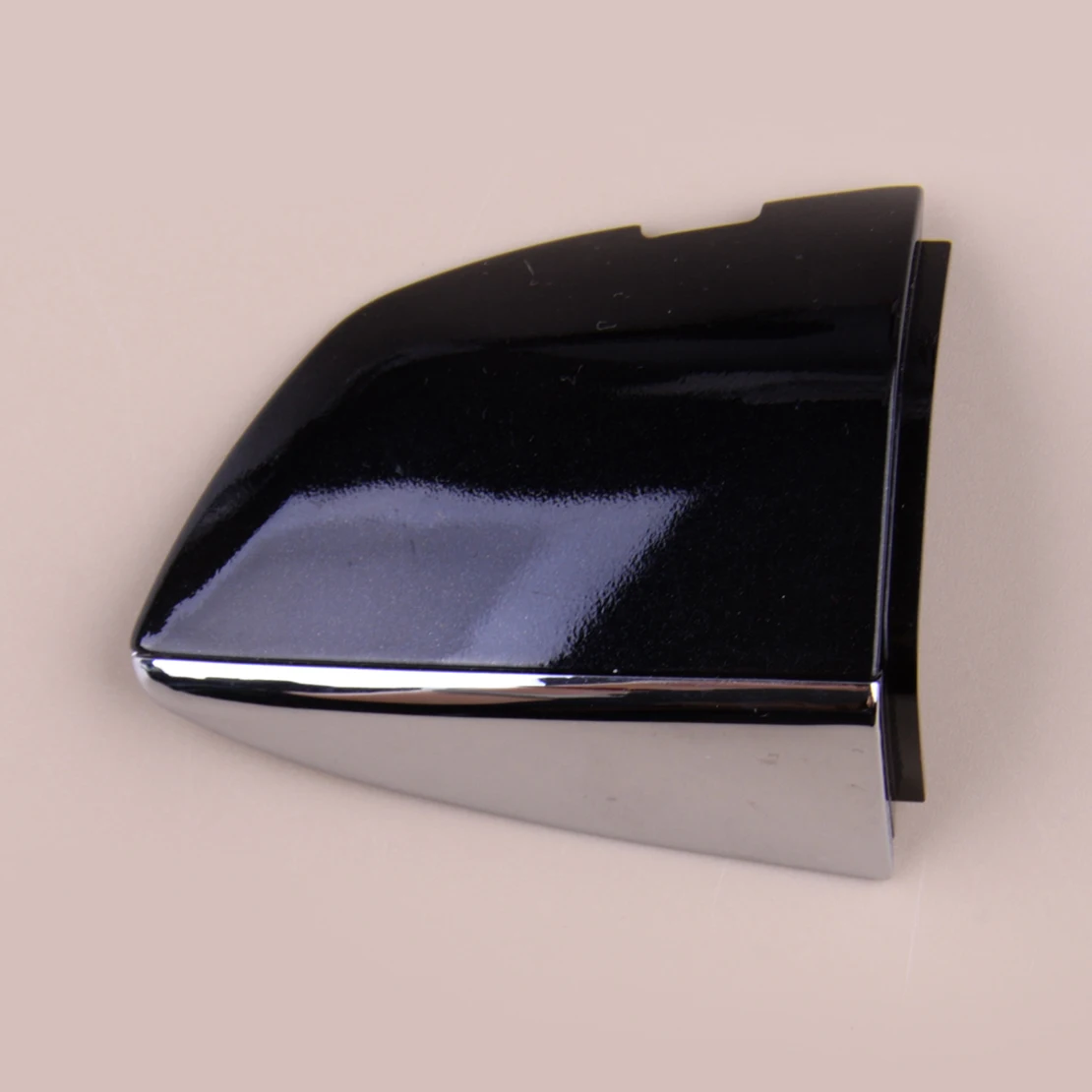

Front Left Door Handle Bezel Cap Cover Exterior Black with Chrome ABS 17A837879 Fit for VW Jetta 2021 2020 2019