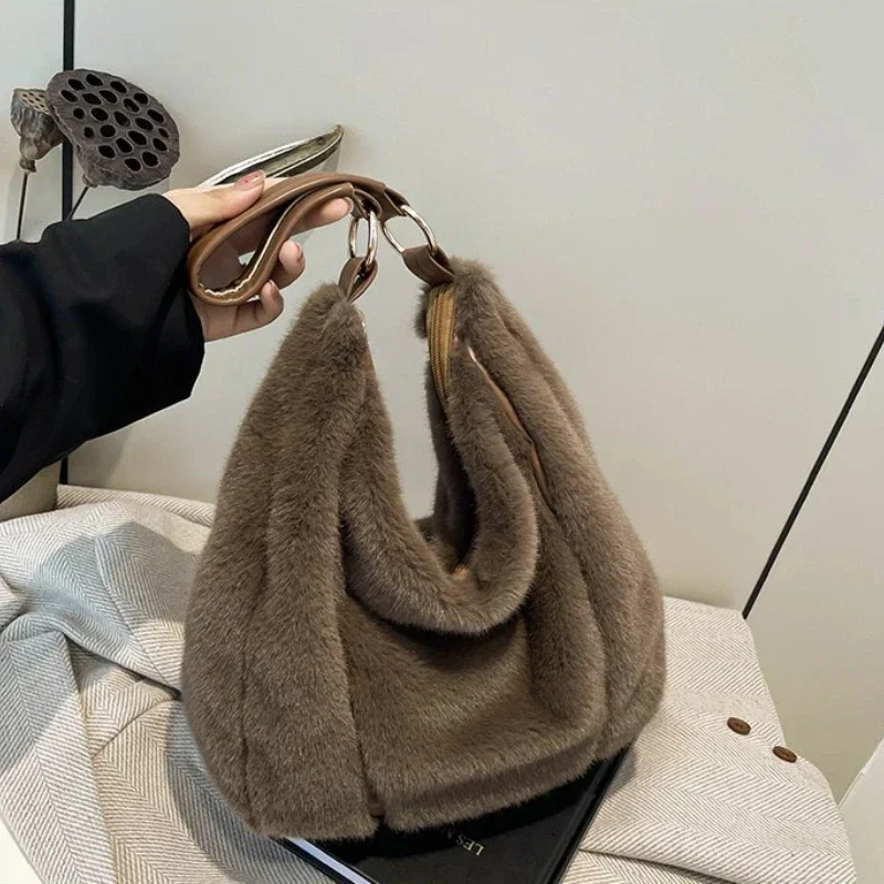 Bolsos de hombro suaves con cremallera de tela de algodón para invierno, bolsos versátiles de gran capacidad, bolsos dulces peludos de alta calidad para mujer 2024