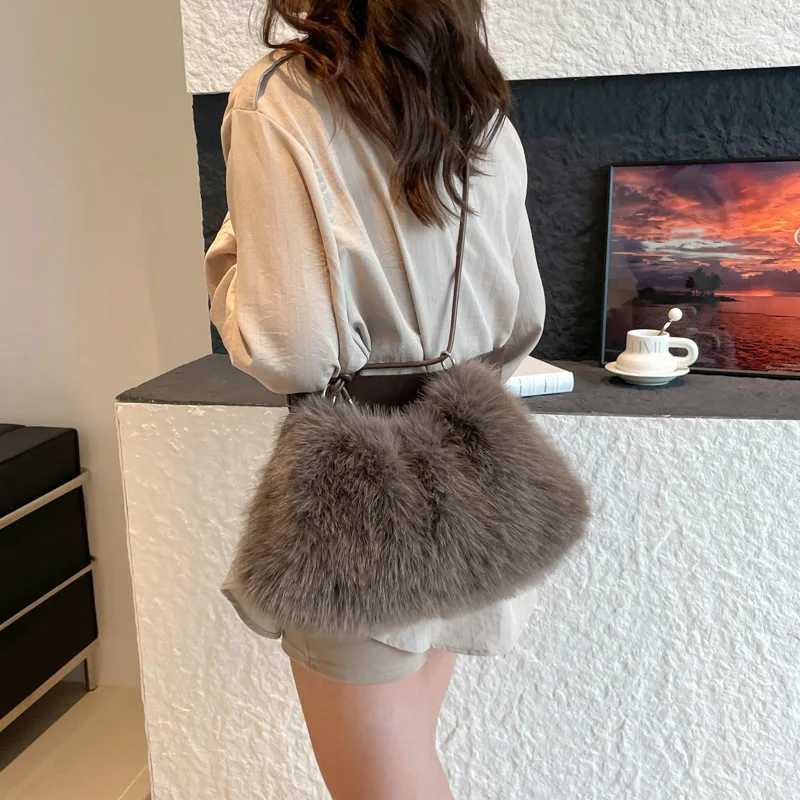 Faux Rabbit Fur Plush Sholder Bag Fashion And Luxury Fur bag Women's Bags A Good Choice Tosend Friends High-end Plush Tote bags