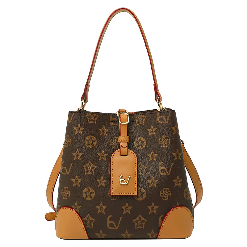 Classic Elegant Messenger Bag For Women In Premium Leather With Crossbody Function And Designer Touch