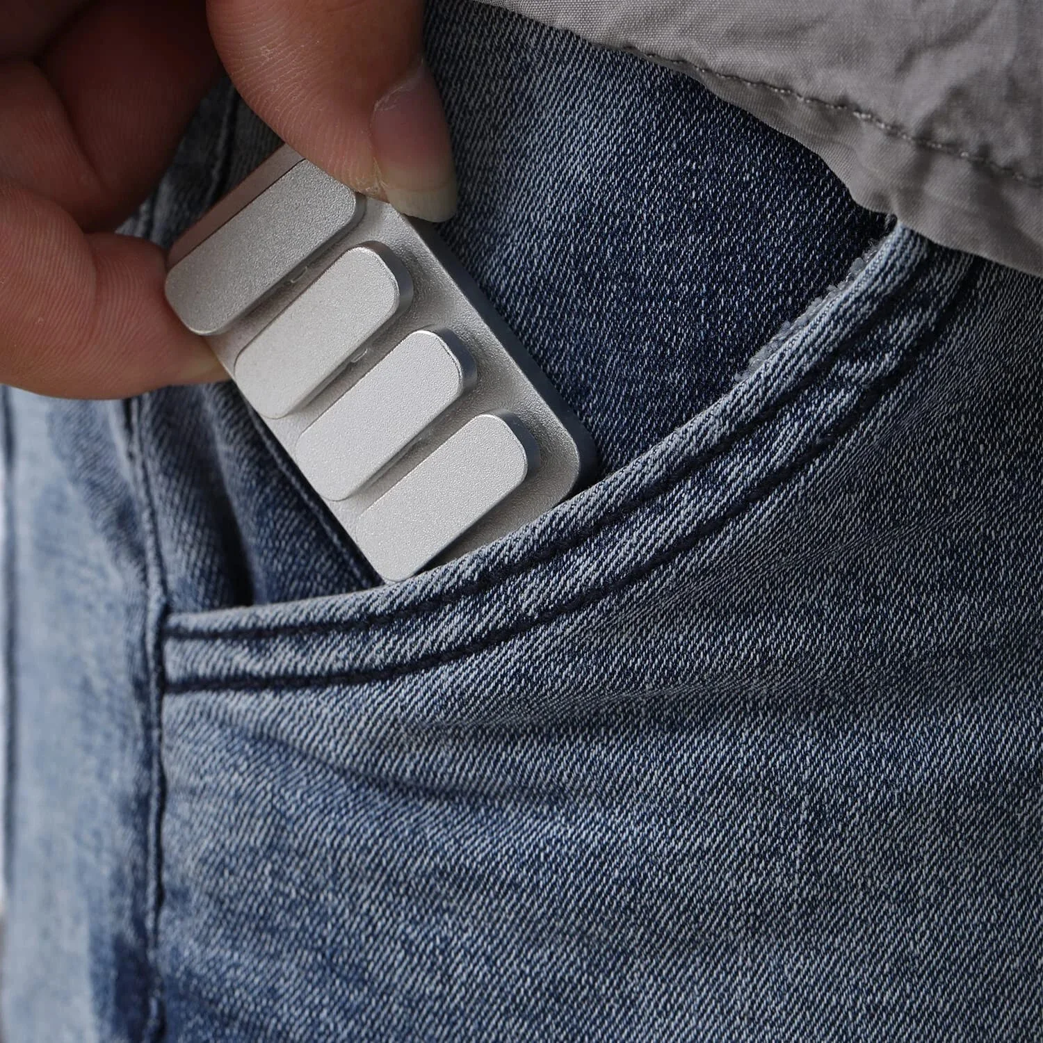 Design della chiave del pianoforte Giroscopio creativo, disponibile in più colori, compatto e portatile