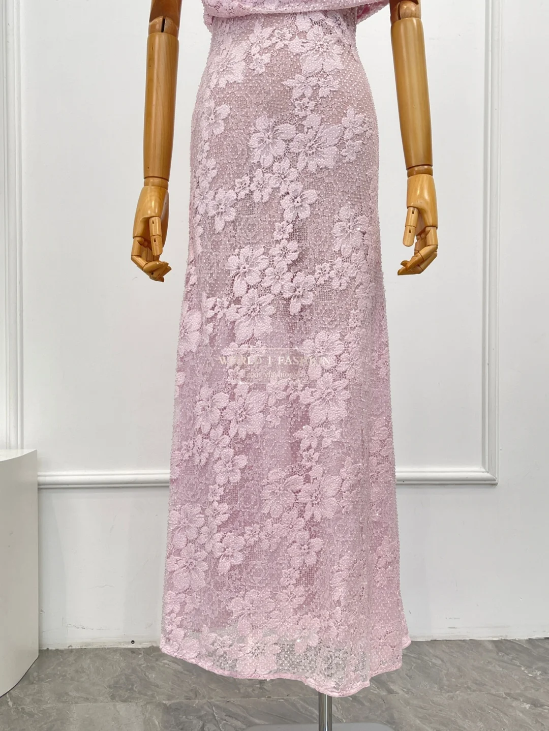 

Элегантное, новинка 2025, новое розовое кружевное лоскутное женское платье миди высшего качества с наклонными плечами