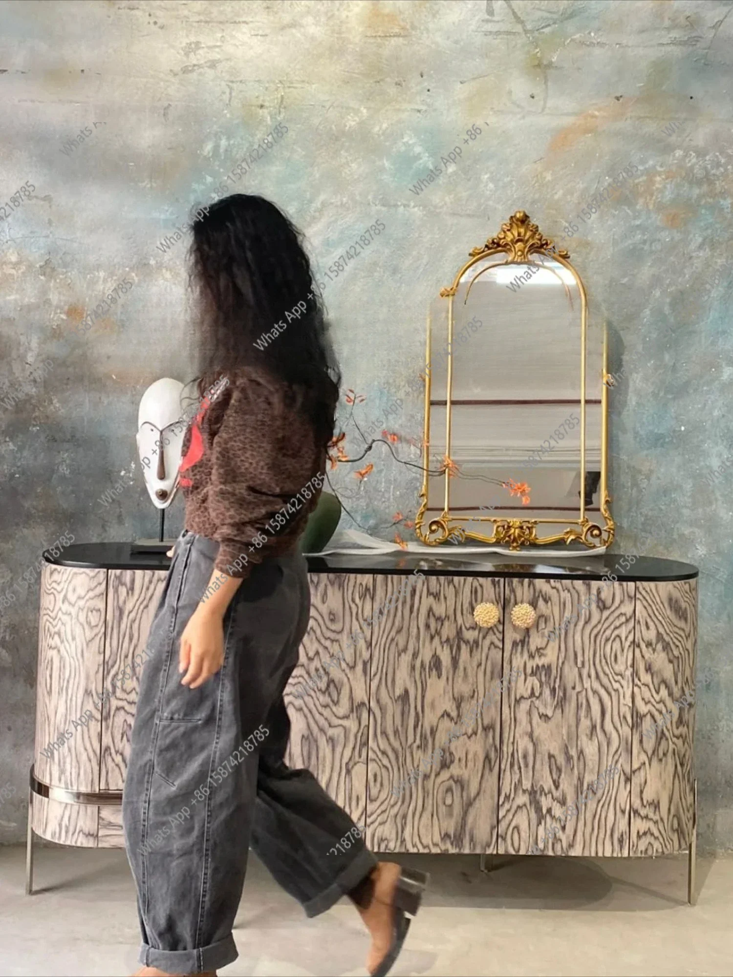 خزانة جانبية فنية من الخشب الصلب من العصور الوسطى الفرنسية، غرفة نموذجية مصممة، مدخل ديكور، تخزين حائط منزلي