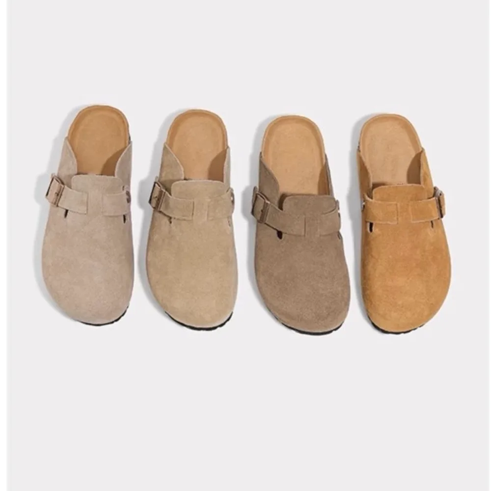 Sandal Mules Suede mewah Fashion wanita sandal Insole gabus bakiak pria dengan dukungan lengkungan sandal pantai luar ruangan sepatu rumah