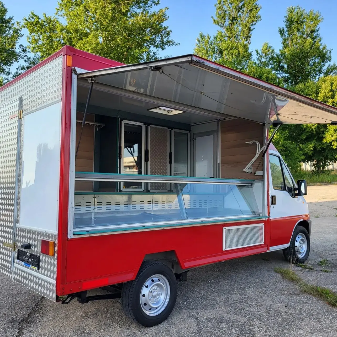 FOODLINE Office Park Mobile Food Cart Dustproof Surface 24 Hours Unattended Outdoor Snack Vending Vehicle