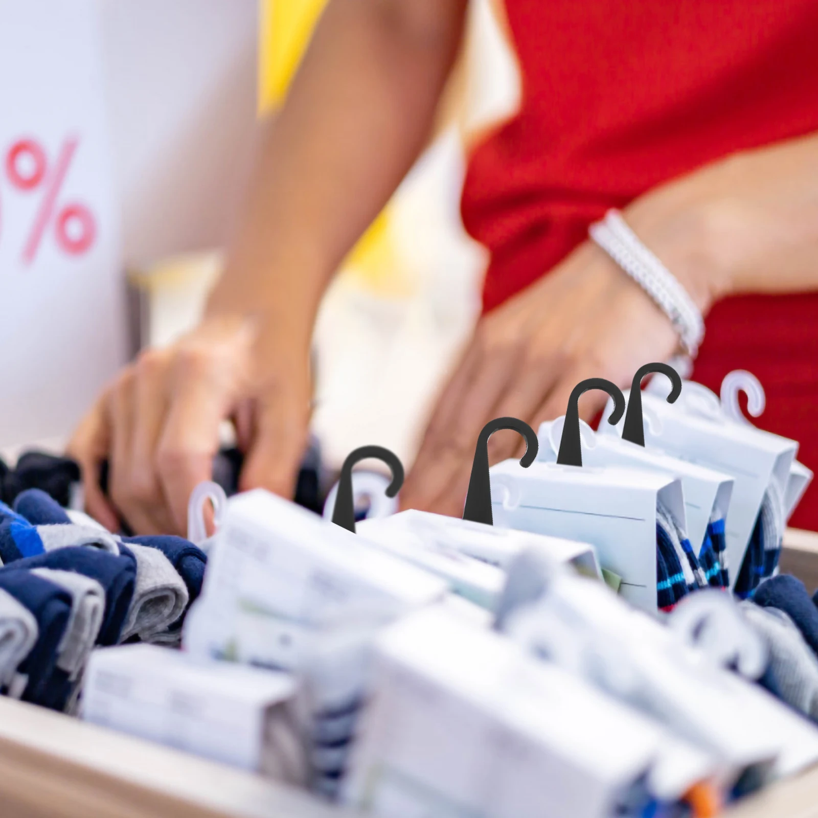 

500pcs Sock Hook Plastic J Hooks For Socks Hats Underwear Retail Display Black Sock Hangers Garment Display Hooks